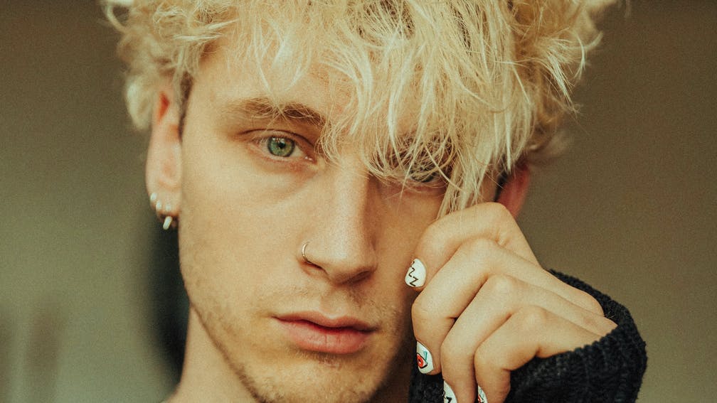 MACHINE GUN KELLY : un nouveau single et un album pop-punk !