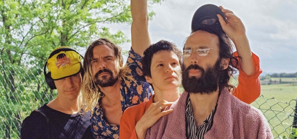 BIG THIEF perd son bassiste