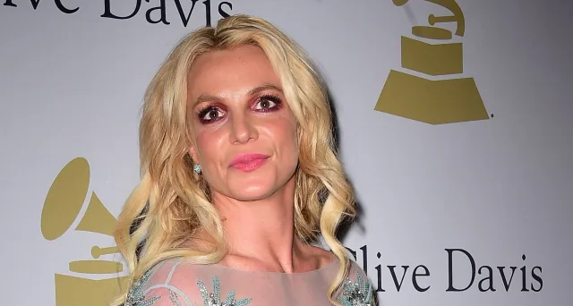 BRITNEY SPEARS insulte la famille OSBOURNE!