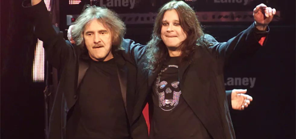 OZZY OSBOURNE & GEEZER BUTLER dans une pub