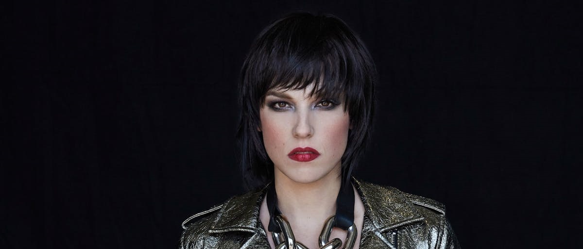 LZZY HALE fait une surprise !