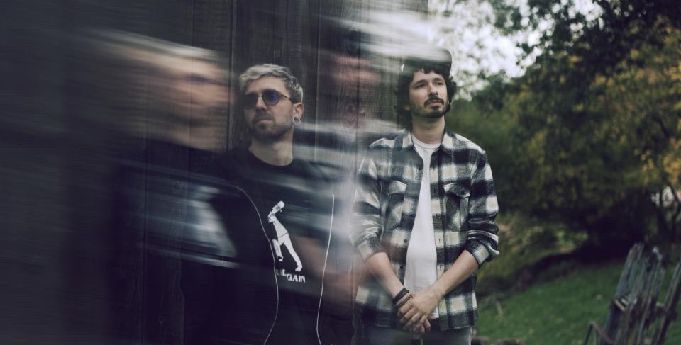 BETWEEN THE LAKES – Là où tout n’est que rêverie.